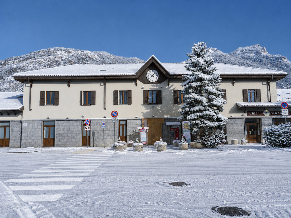 Gare Oulx en Italie transfert montgenevre en minivan de 7 places et briançon