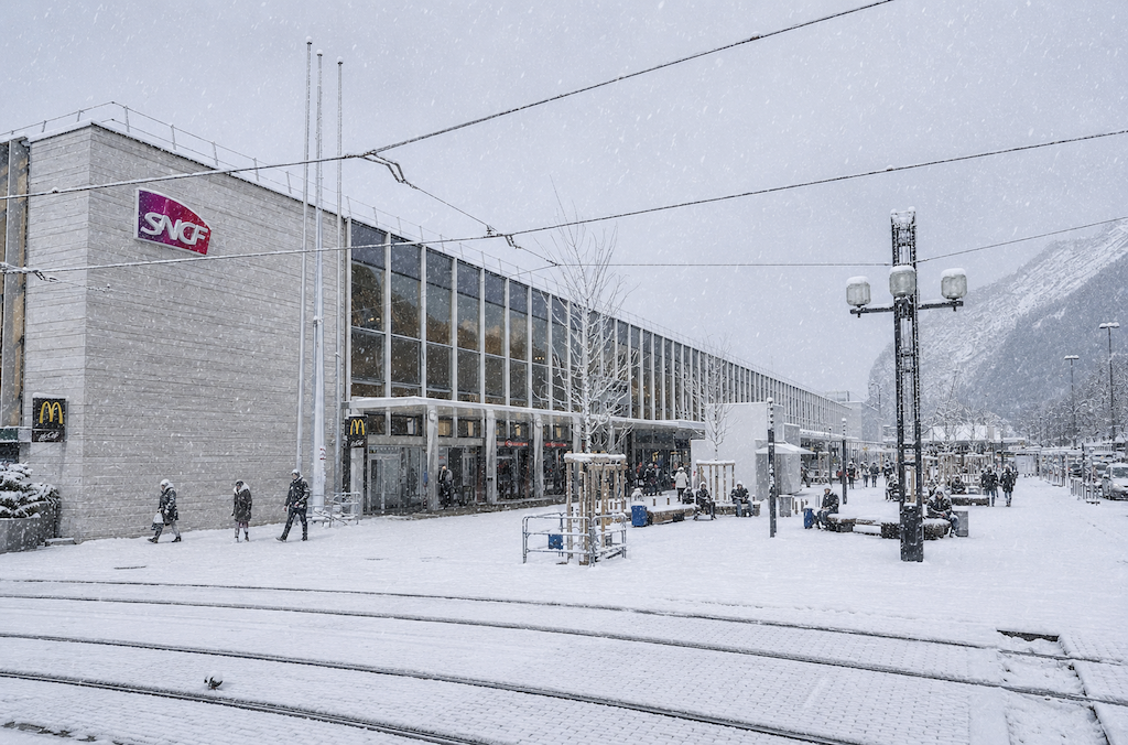Transfert gare TGV de train de Grenoble les station de ski des Hautes-Alpes