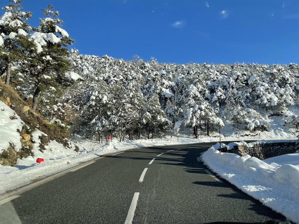 Navette privée ou location de voiture au ski à Montgenèvre et Serre Chevalier ?
